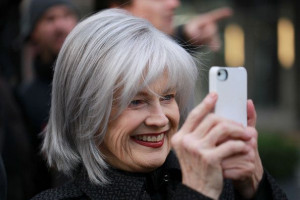 Fringe' actress, Blair Brown - love this haircut so much!!