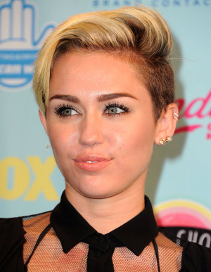 Miley Cyrus Quotes 2013 The Movement 1381006482_miley-cyrus-snl_a-2 ...