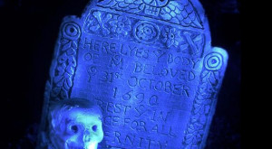 Halloween Tombstones & Gravestones Sayings and One Liners