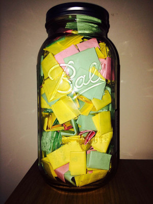 ... Puts 365 Love Notes In A Jar For His Girlfriend To Read All Year