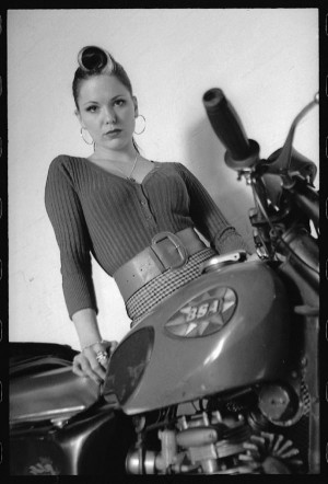 Girls on motorcycles Pics mainly - but comments now allowed.-im2.jpg