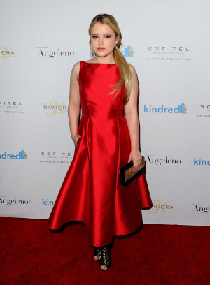 Taylor Spreitler – The Kindred Foundation For Adoption Event In