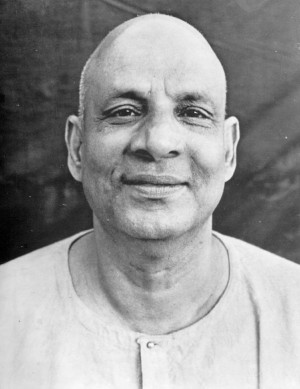 Swami Sivananda fue un maestro espiritual, yogui y filosofo, fundador ...