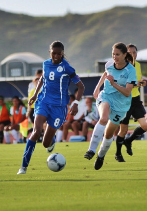 Masakåda co-captain Simie Willter carries the ball up field as CNMI ...