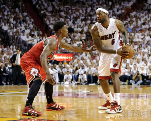 Miami Heat small forward LeBron James (6) shoots the ball over Chicago ...