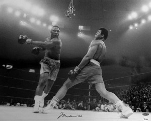 Muhammad Ali vs. Joe Frazier in Fight of the Century, Madison Square ...