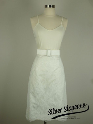 knee length skirtThis chic and sophisticated fitted knee length skirt ...