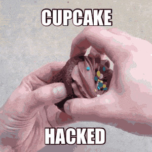 Lifehack: How to Eat a Cupcake