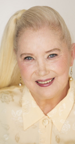 MV5BMTkyNjk2NTE3MF5BMl5BanBnXkFtZTgwMjMzMDQ0MTE%40._V1_SY1200_CR127,0 ...