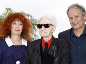 Sabine Azema, Regisseur Alain Resnais und Hippolyte Girardot in Cannes ...