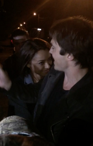 Just Ian greeting the filming crowd when Kat stops by @iansomerhalder ...