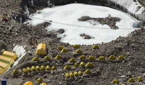 Melawat gunung Everest menerusi gambar 2 billion pixels