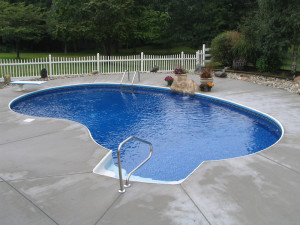 the width of a kidney shaped swimming pool