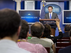 White House Press Secretary Faces Reporter Revolt After Criticizing ...