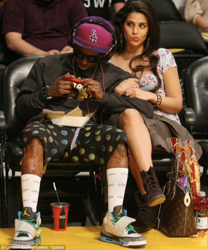 News: Till Family Not Happy With Wayne Aplogy- Weezy Has Another ...