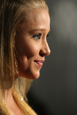 Kristen Renton Photos Apl