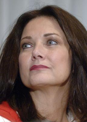 LYNDA CARTER ATTENDS A LUNCHEON ON AGING IN TODAY'S SOCIETY
