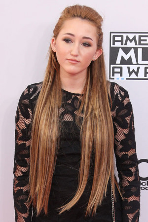 Noah Cyrus Style