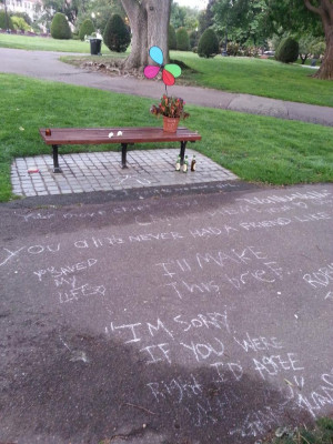 Good Will Hunting’ Park Bench Becomes Robin Williams Memorial Site ...