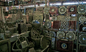 Traditional Wares in Tongan Marketplace - flickr: SA Trekka