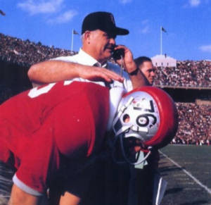 Woody Hayes, known for wearing short sleeves on a freezing day