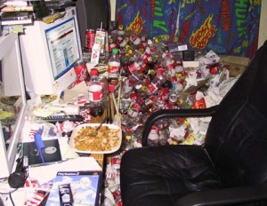 ... .gotsmile.net/images/2011/06/08/messy-computer-desk_130752854369.jpg