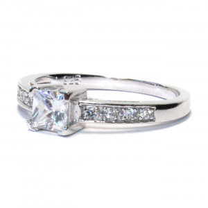 Home / Diamond Ring / Princess Cut Diamond (White) Promise Ring