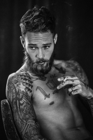 Found on lovingmalemodels.tumblr.com