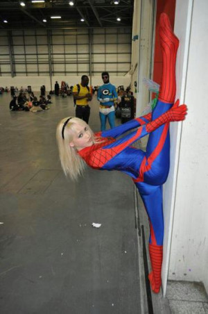 Cosplay We Love: Ridiculously flexible Spider-Girl