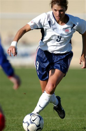 Soccer mom Hamm reflects on 1999 WCup team in film