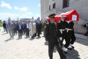 MENAFN - The Journal Of Turkish Weekly) A Turkish police officer and ...