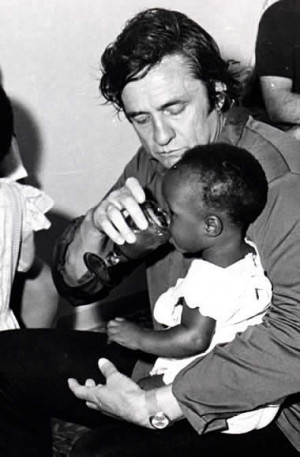 Johnny Cash >> http://www.flensburg-online.de/musik/so ... y-cash.jpg