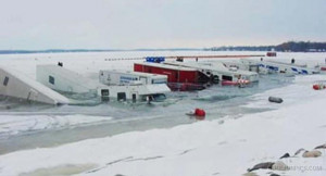 rv campers crash through thin ice cool fun pics rv campers crash ...
