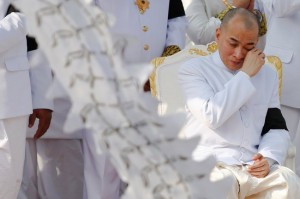 Cambodians mourn as body of ex-King Norodom Sihanouk returns