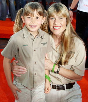 Bindi Irwin and Terri Irwin during Nickelodeon Australian Kids' Choice ...