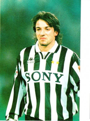 Del-Piero-1995-96-alessandro-del-piero-8722998-521-700.jpg