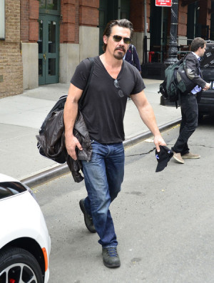 Josh+Brolin+Josh+Brolin+Steps+Out+Tribeca+1PzKkQmNICMl.jpg