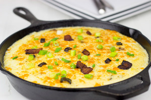 These aren't your momma's grits! These Jalapeno Cheddar Grits are easy ...