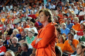 Pat Summitt stepping aside at Tennessee, named 