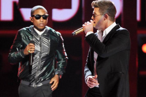 Pharrell Williams (li.) und Robin Thicke bei den BET-Awards2013