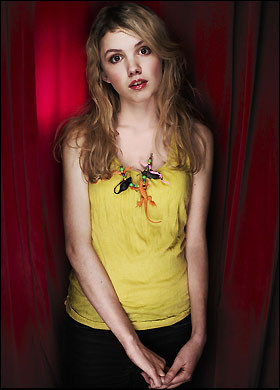 How Much Does Hannah Murray Weigh?