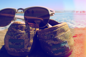 ... , beach, photography, ray ban, shoes, summer, sun, sunglasses, toms