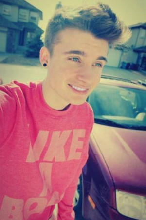 Christian Collins WeeklyChris Girlfriend