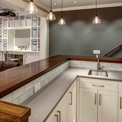 ... can slide out and double the work space. John Wilbanks Photography