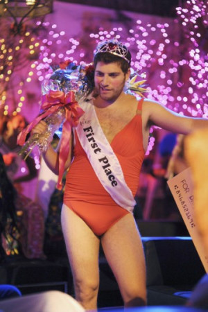 Adam Pally Plays It One Gay At A Time On “Happy Endings”