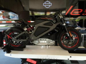 harley-davidson-livewire-electric-motorcycle-concept-test-ride-event ...