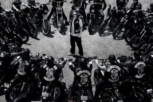 Audiences Séries US : Sons Of Anarchy fait un record, Go On démarre ...