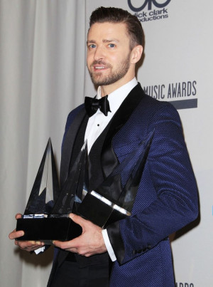 Justin Timberlake putting a twist on the blue tux by wearing a blue ...
