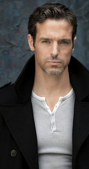 MV5BMjI3NTc3NzExNF5BMl5BanBnXkFtZTcwMTgwOTI3NQ@@._V1_UY1200_CR165,0 ...