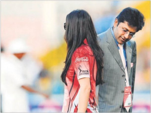 Lalit Modi checking out Preity Zinta email jokes